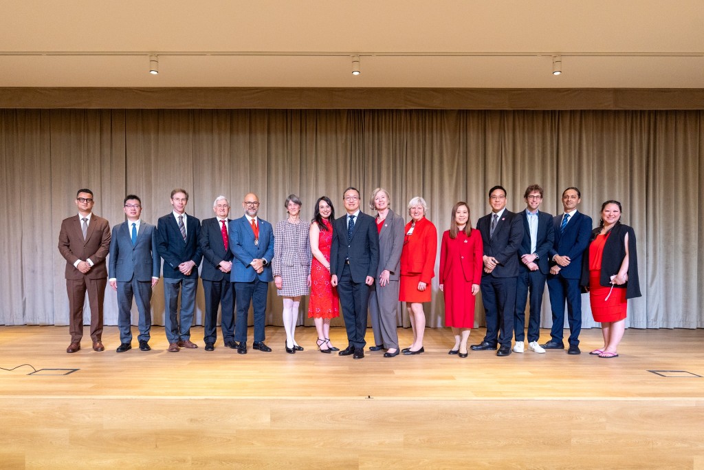 第23屆Willem C. Vis East國際商事仲裁模擬法庭比賽。林定國fb