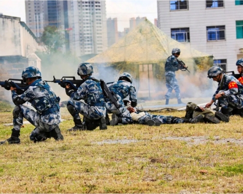 纲要强调要全面提高新时代战胜的能力。中国军网图片