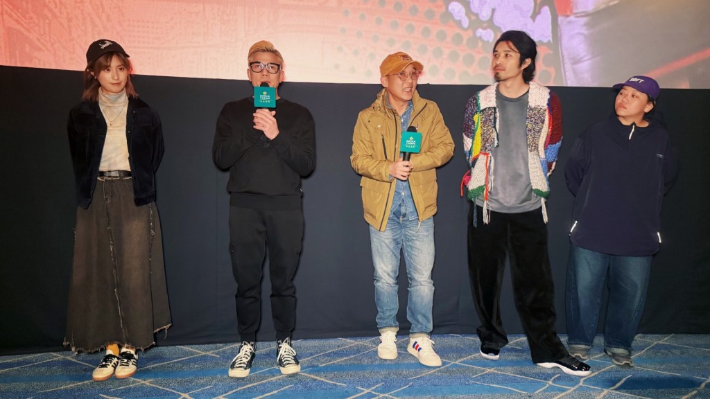 日前导演麦启光、郭富城、王颂茵，与编剧陈伟斌、万芫澄出席《临时劫案》周年谢票场。