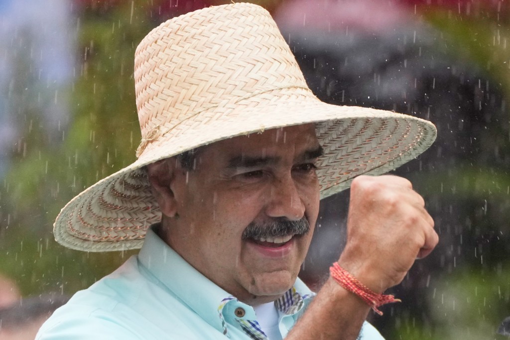 马杜罗表示,委内瑞拉将诉诸相应的法律和外交途径,以确保石油可以销往世界各地。美联社 马杜罗表示,委内瑞拉将诉诸相应的法律和外交途径,以确保石油可以销往世界各地。美联社