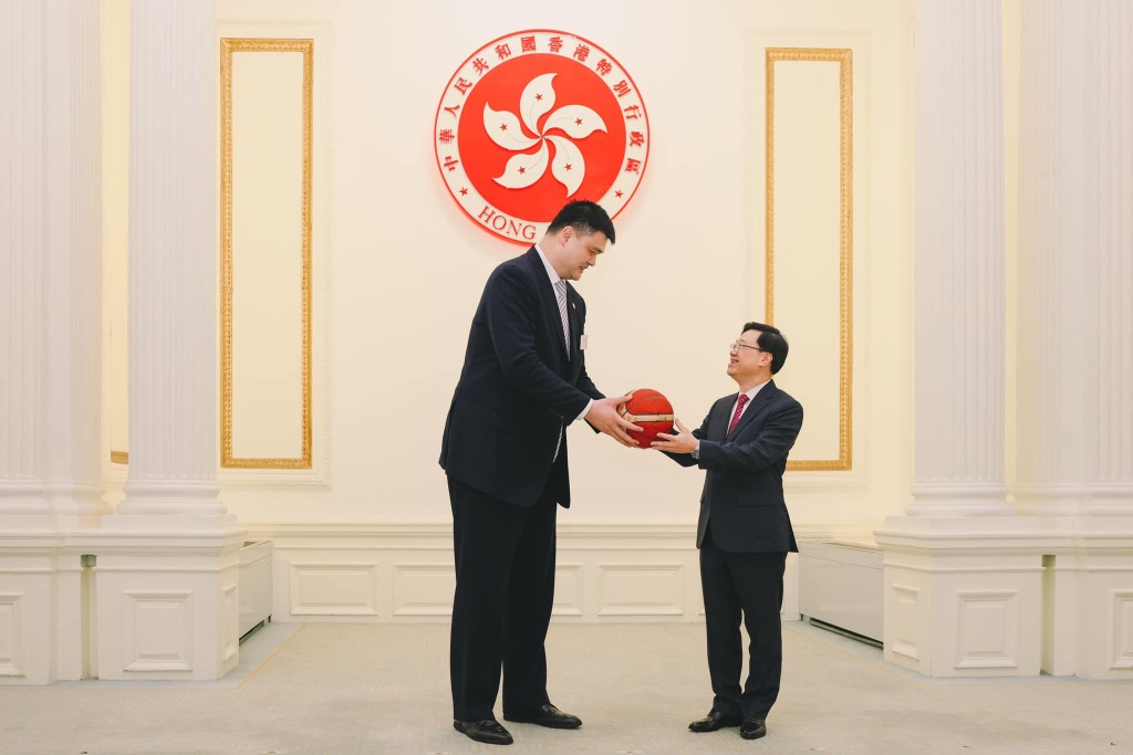 特首李家超2月时设晚宴欢迎中国男篮，姚明率全队出席。