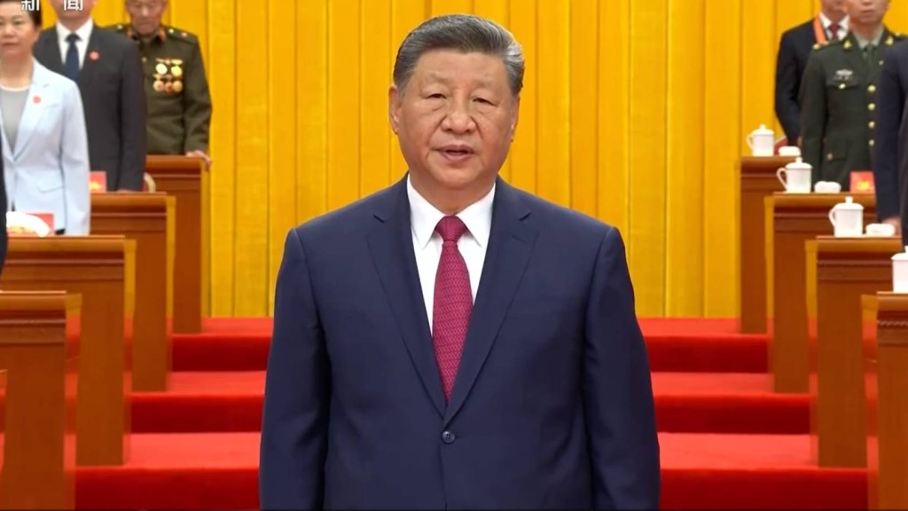 習近平出席新疆維吾爾自治區成立70周年慶祝大會。 央視截圖