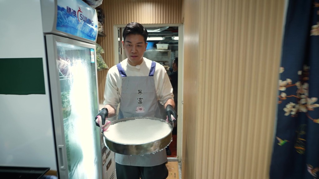 黎諾懿「兩餸飯店員」 黎諾懿「兩餸飯店員」