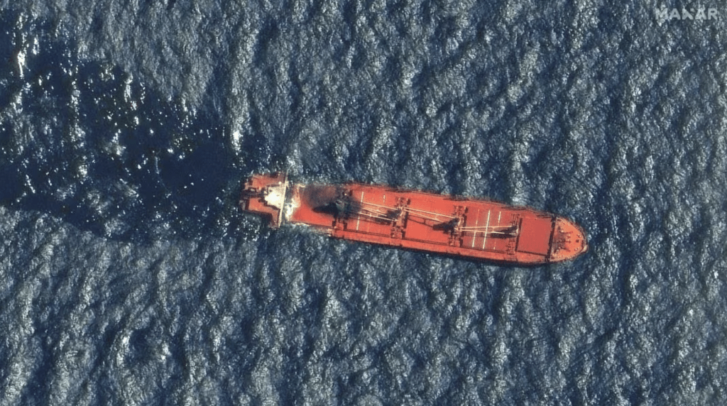 据美国军方中央司令部称，卫星图像显示悬挂伯利兹国旗、英国拥有的货船 Rubymar 于 2024 年 3 月 1 日在红海遭到也门胡塞武装袭击，然后沉没。路透社