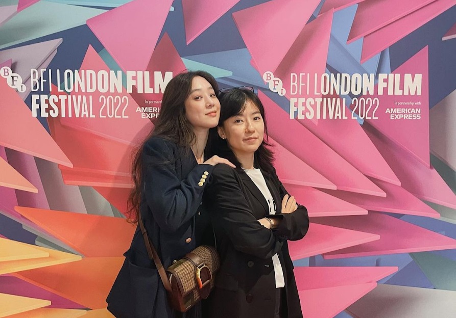 鄭麗媛出席完倫敦國際電影節，即飛往紐約出席好友婚禮。