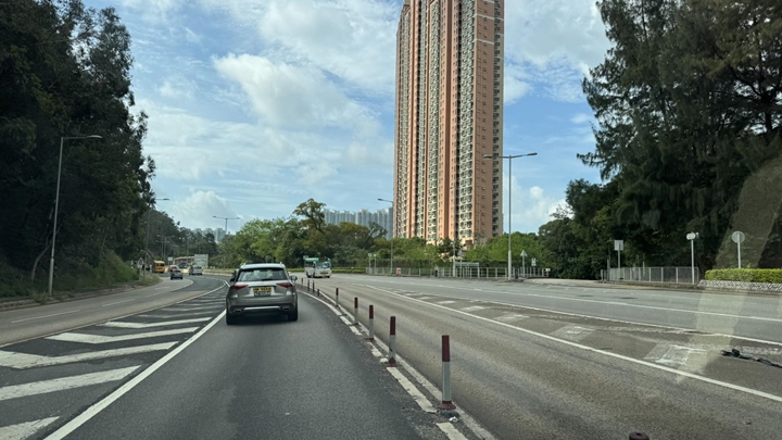 環保大道爆鹹水管路面已修復,行車線全面重開。fb方國珊 Christine Fong Kwok Shan圖片