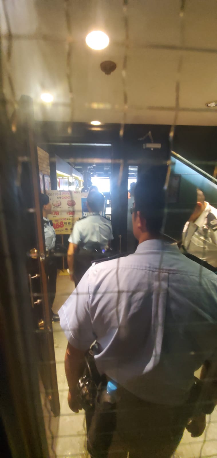 警員到場調查。楊偉亨攝