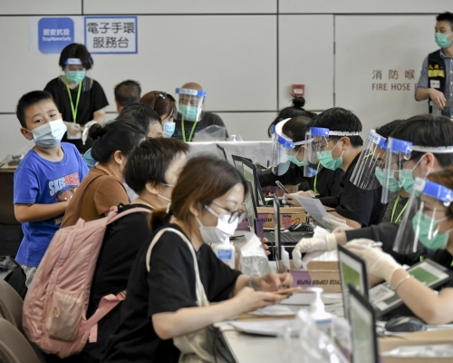 林鄭月娥指曾向中央解釋,香港要連續14天清零有困難。資料圖片