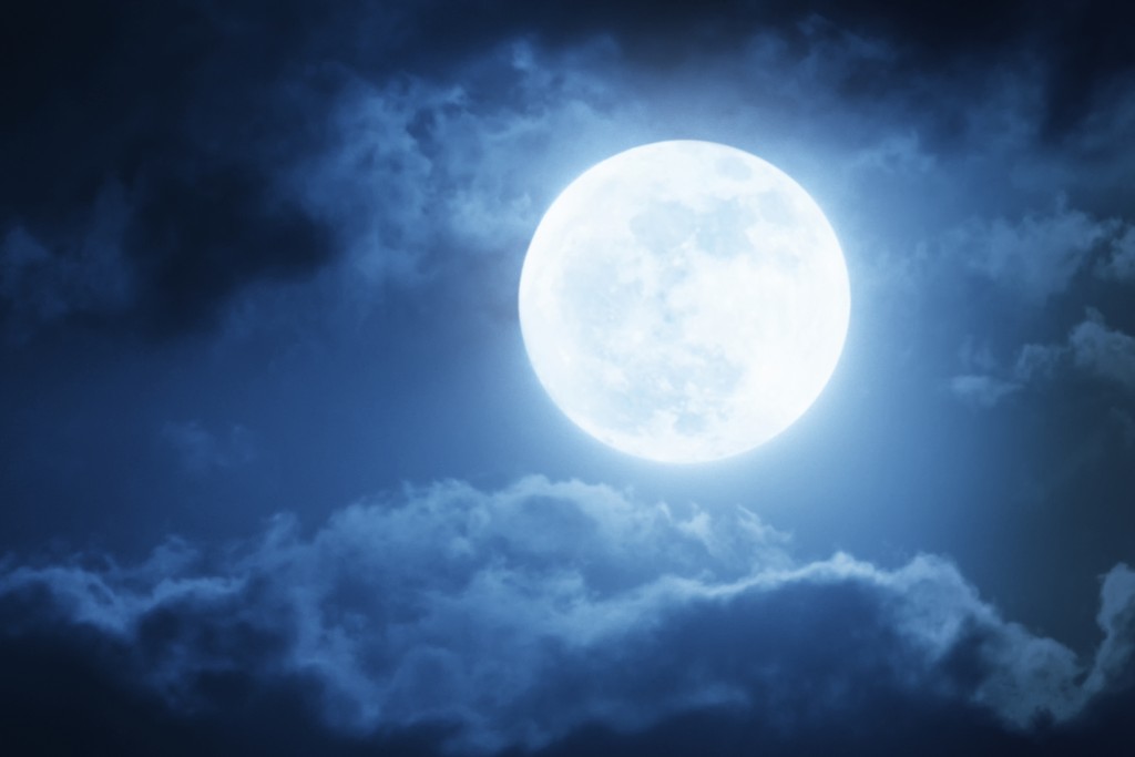 太空館預測月亮會在周四晚上7時07分在東邊升起。資料圖片