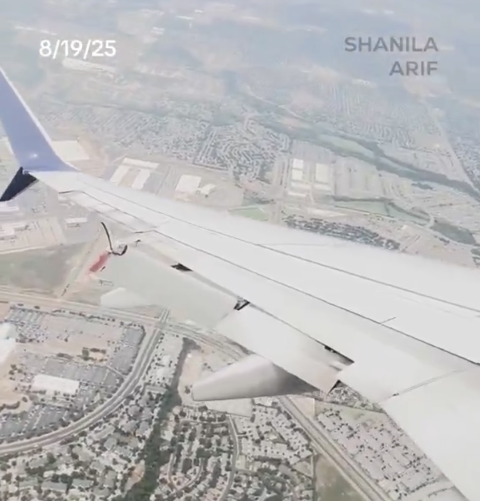 達美航空波音737客機襟翼在半空中鬆脫狂甩。 Shanila Arif 達美航空波音737客機襟翼在半空中鬆脫狂甩。 Shanila Arif