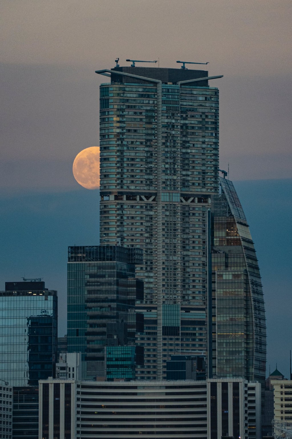 fb「香港天文台 HKO」截圖(攝: Leung Kin Chung Kevin / 尖沙咀 / 2025年11月5日 / CWOS) fb「香港天文台 HKO」截圖(攝: Leung Kin Chung Kevin / 尖沙咀 / 2025年11月5日 / CWOS)