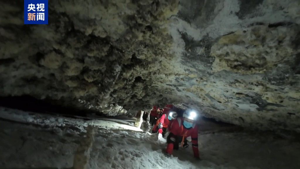 中國太空人完成首次洞穴訓練。央視