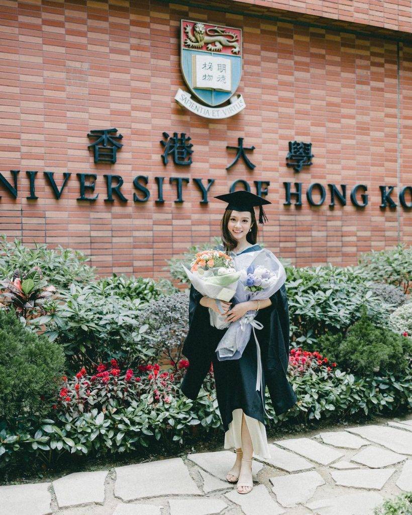 鄧卓殷在DSE考獲33分，當中有4科達到5**的優異成績，入讀香港大學建築系。