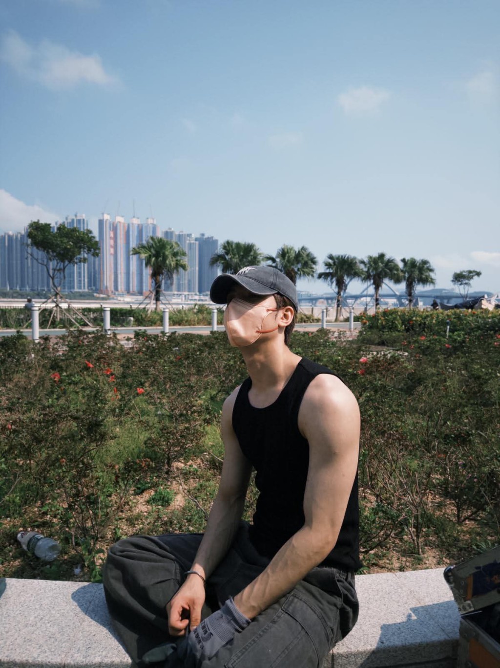 Oscar方智弘被指開工洗冷氣時會戴口罩。（Threads圖片）