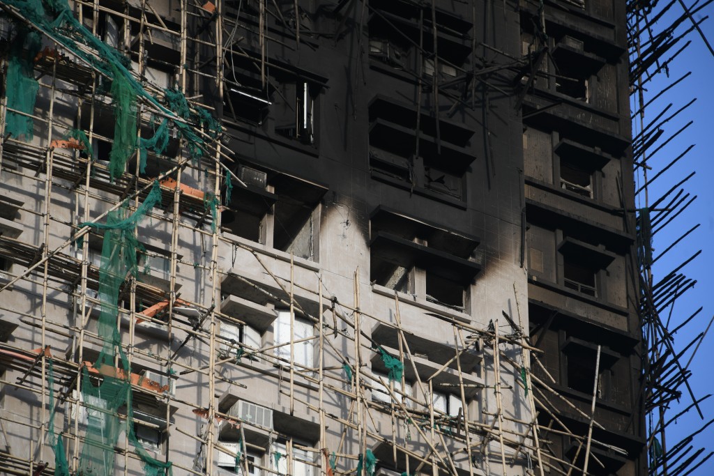 當局擬推金屬棚架取代竹棚，甯漢豪表示，竹棚絕非今次火災起因。