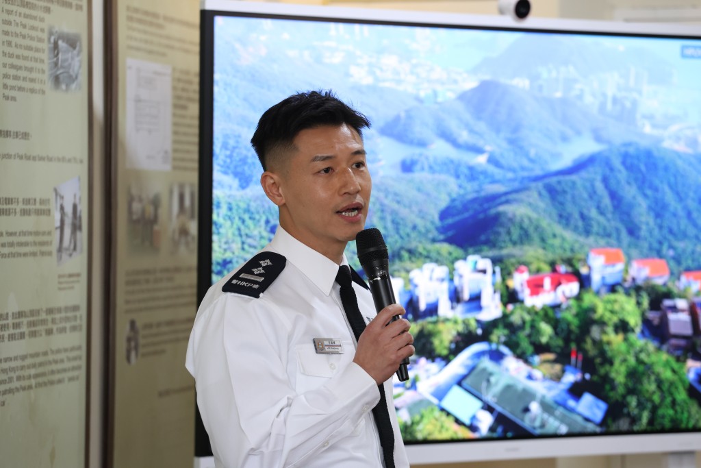 山顶分区指挥官李国耀表示，针对行山人士求助个案，无人机可从高处快速定位，并即时传回画面协助救援决策。刘汉权摄