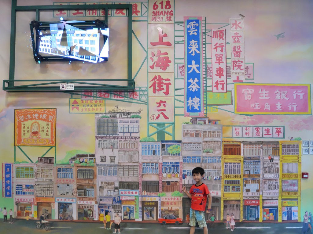 「618上海街」壁畫濃縮了上海街的街道景觀。