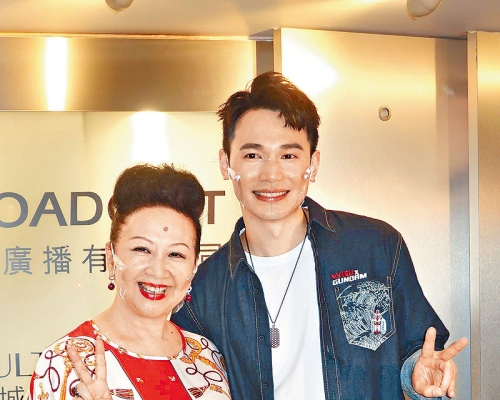 家燕姐大讚《演鬥聽》的歌手有創意。