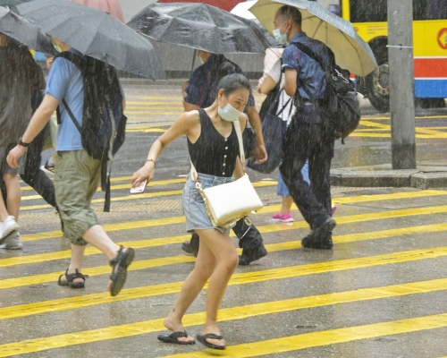 天文台預測今日有驟雨。資料圖片