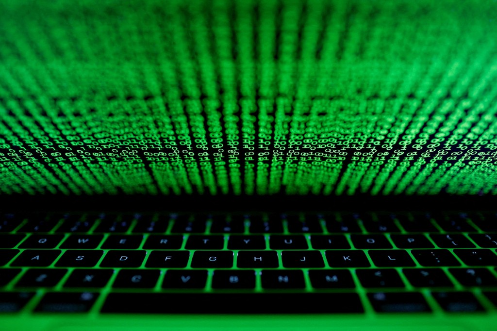 与伊朗有关的黑客组织“罗伯特”威胁发放特朗普亲信的电邮内容。路透社