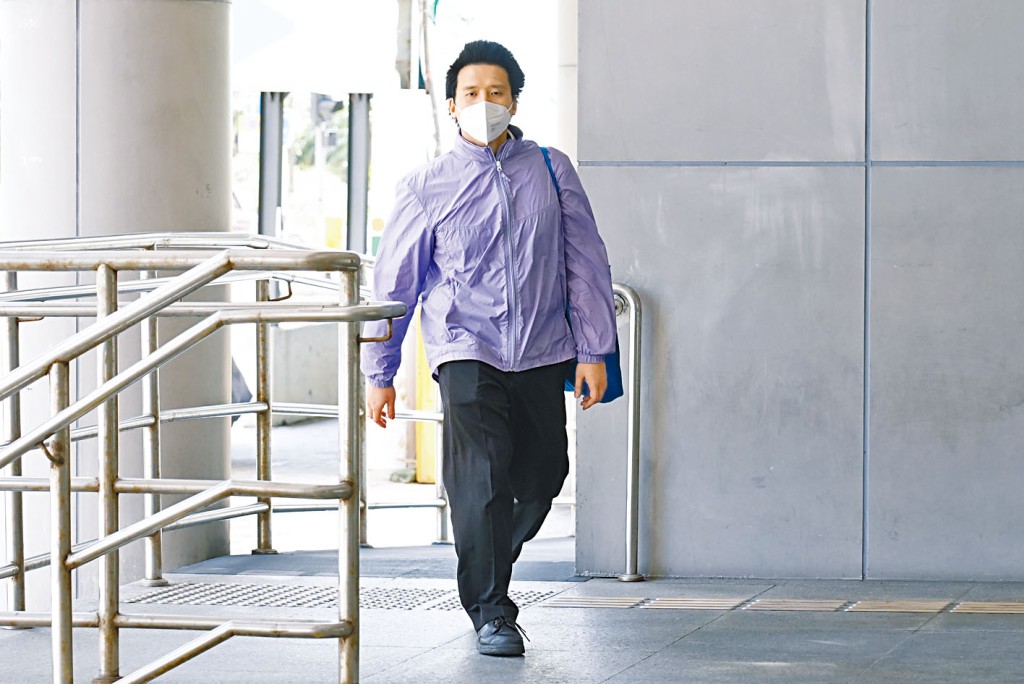 被告否認侵入公共機關管轄或管理的物業單位罪受審。