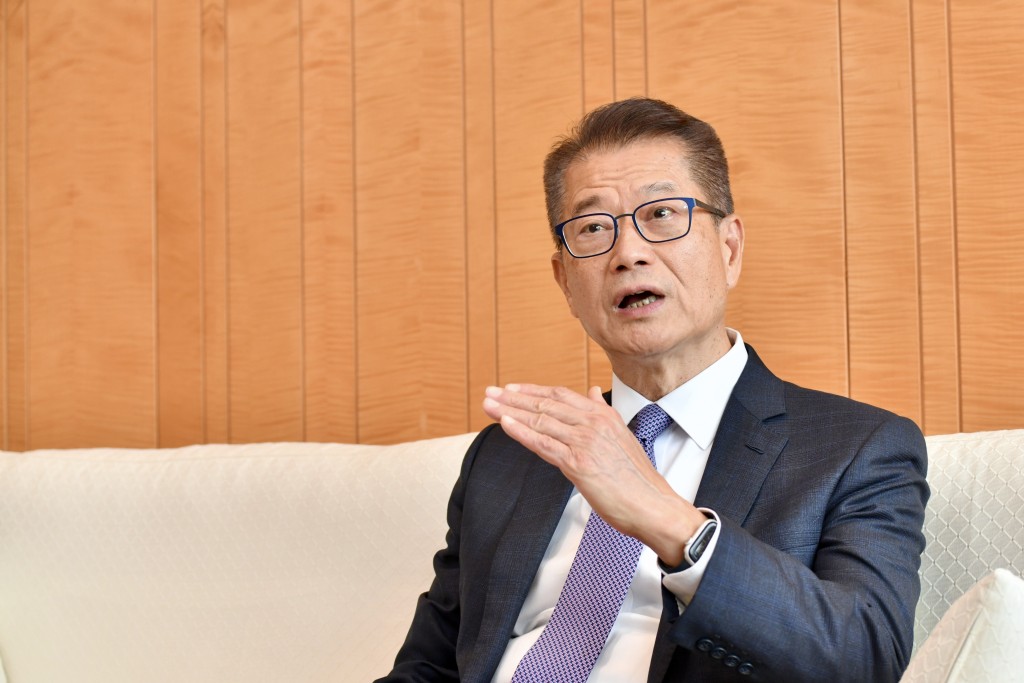 陳茂波形容樓市是「有秩序調整」,並無出現系統性風險或恐慌情況。 陳茂波形容樓市是「有秩序調整」,並無出現系統性風險或恐慌情況。