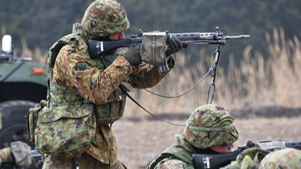 防衛省最快從周三起安排自衛隊支援秋田熊害,但不會直接出手射熊。圖為陸上自衛隊第10師團演訓資料照。自衛隊官網 防衛省最快從周三起安排自衛隊支援秋田熊害,但不會直接出手射熊。圖為陸上自衛隊第10師團演訓資料照。自衛隊官網