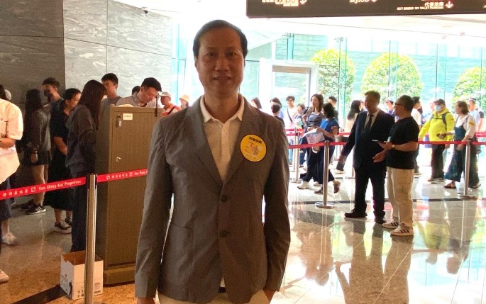 布少明表示,項目以現樓形式開售,可「即買即住」備受年輕買家及收租客追捧。 布少明表示,項目以現樓形式開售,可「即買即住」備受年輕買家及收租客追捧。