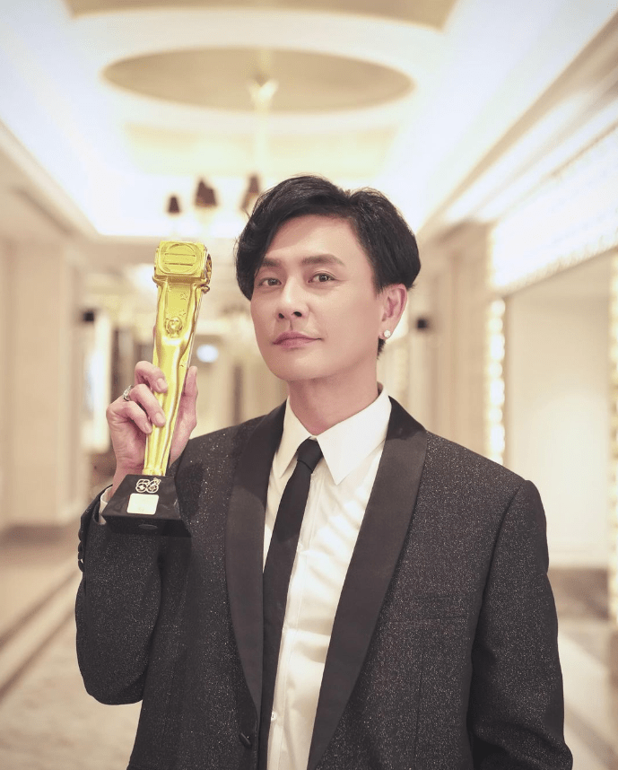 黃宗澤在剛過去的《萬千星輝頒獎禮》，憑《廉政狙擊》的洛子峰，奪得「大灣區最喜愛TVB男主角」。