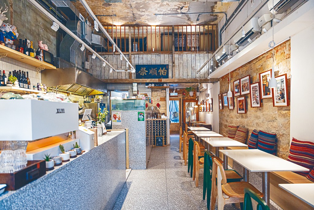 區內匯聚多家文藝咖啡館,裝潢別具格調與品味,無論是咖啡愛好者還是熱衷打卡,都能找到專屬的樂趣。 區內匯聚多家文藝咖啡館,裝潢別具格調與品味,無論是咖啡愛好者還是熱衷打卡,都能找到專屬的樂趣。