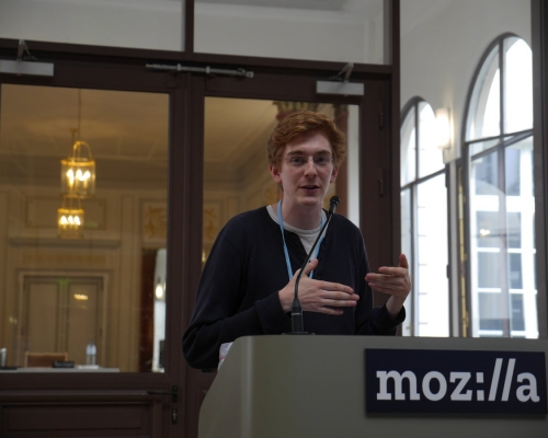 WireGuard創作者Jason Donenfeld較早前在Mozilla研討會發言。(WireGuard網站圖片)