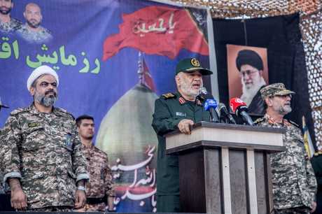 伊朗伊斯兰革命卫队总司令萨拉米月初在阿布穆萨岛军演期间发表讲话。路透社