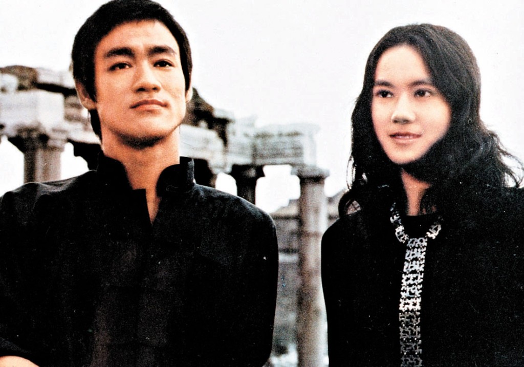 李小龙与苗可秀曾合作《猛龙过江》。