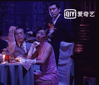戲中范湉湉（右）是只有一句台詞的舞女，最後卻因種種原因，在影片中的鏡頭被全部剪掉。