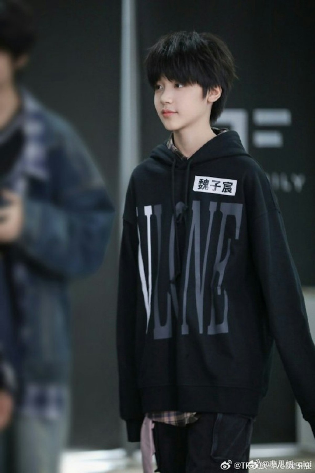 TFBOYS經紀公司「時代峰峻」近年亦陸續推出「時代少年團」、「T.O.P登陸少年」等男團培養眾多未成年偶像，其中第四代練習生13歲魏子宸長相斯文秀氣，備受關注。