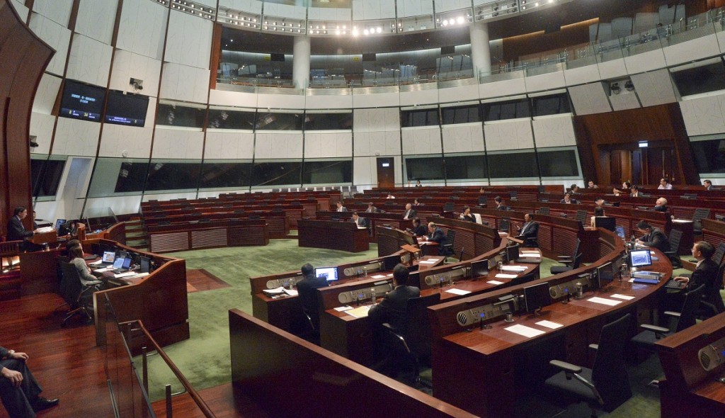 劉兆佳認為立法會中，三個組別的議席應該各佔30席。資料圖片