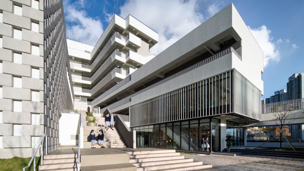 1966年創校的瑪利諾中學，多年來一直與時並進。