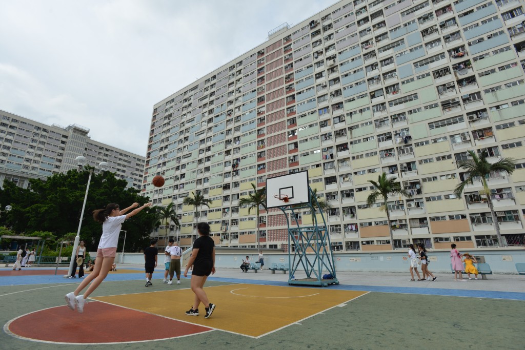 去年公屋住戶入息中位數較2023年微升1.63%。