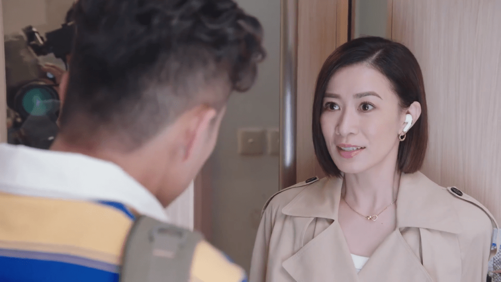 陳山聰懷疑女兒遭受欺淩,故這次指名要求佘詩曼報道,希望查出真相。 陳山聰懷疑女兒遭受欺淩,故這次指名要求佘詩曼報道,希望查出真相。