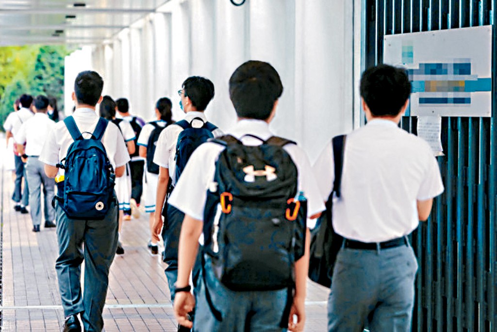 上学年共有近1680名小学及初中（15岁或以下）学生缺课。