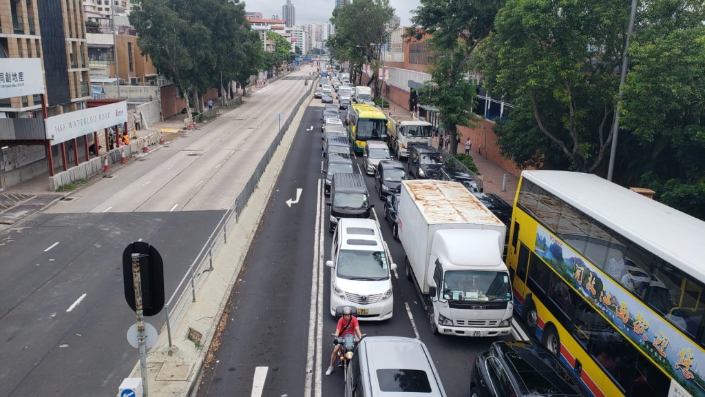 窩打老道塞車。徐裕民攝
