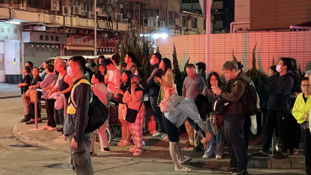 大批居民疏散至安全地方。