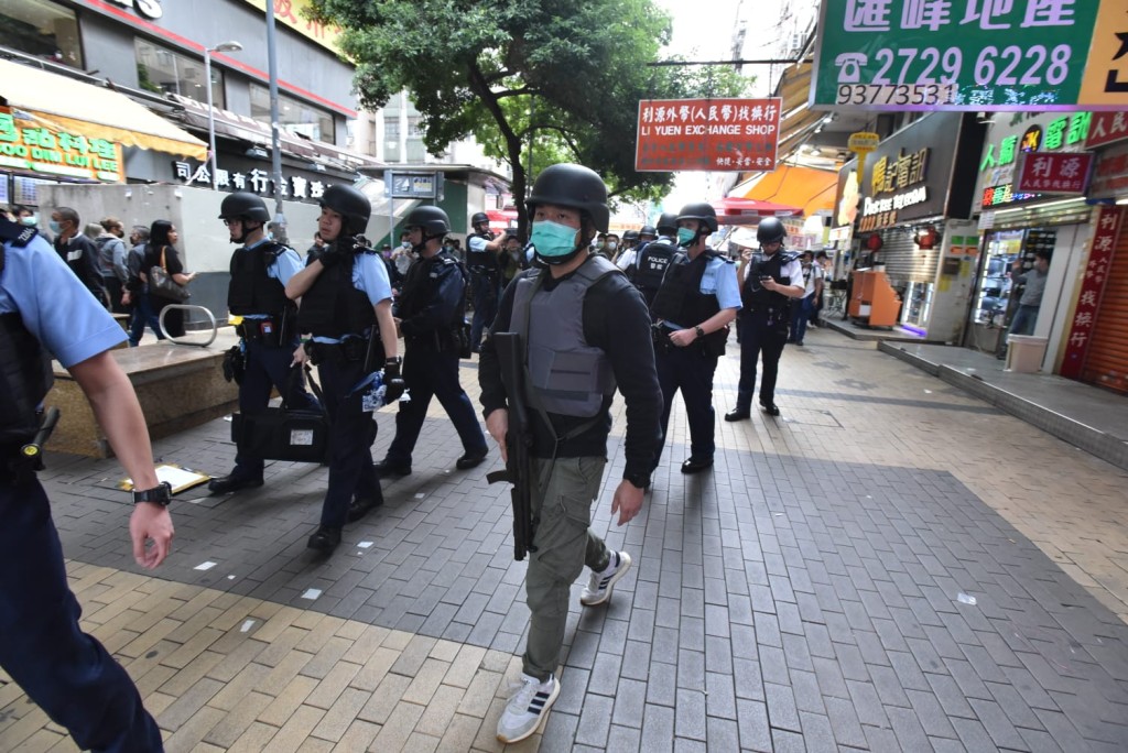 警方封鎖現場一帶搜索。
