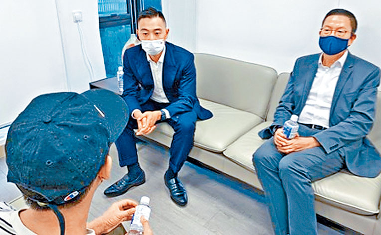 港區省級政協委員聯誼會及香港政協青年聯會年初推出「同心圓計畫」，協助在反修例入獄青年重生。右為施榮懷。