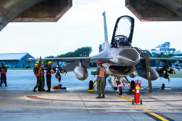 花蓮空軍基地的F-16V戰機。