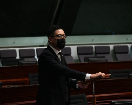 林卓廷質疑如港人可在内地投票，違法也難追查。