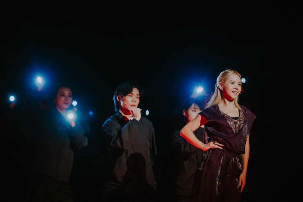 舞台劇《鱷魚之吻》Gao作特別演出。