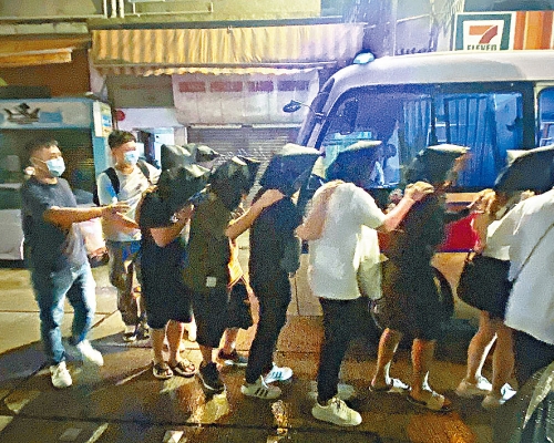 ■警方打擊西九龍犯罪活動，拘捕大批涉案人士。