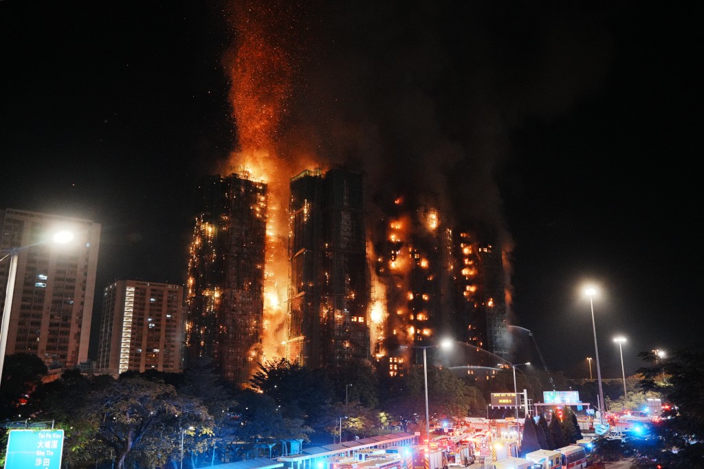 大埔宏福苑發生五級大火。 大埔宏福苑發生五級大火。