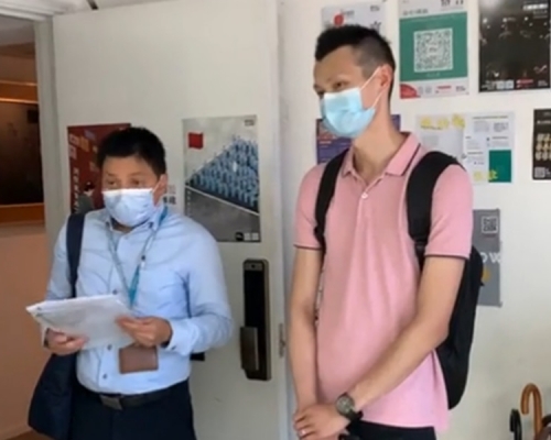 醫管局員工陣線指有電檢處人員到辦事處發警告信。影片截圖